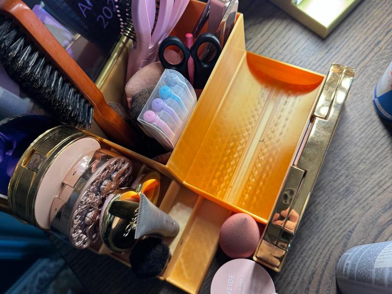Makeup organizer