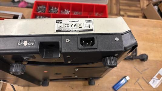 DEMA DOW40D Waage Kaltgerätebuchse Befestigungswinkel   