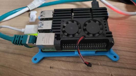 Raspberry Pi 4 Alu Case Wall Mount