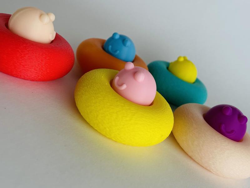 Smiley fidget toys BENGA Studio