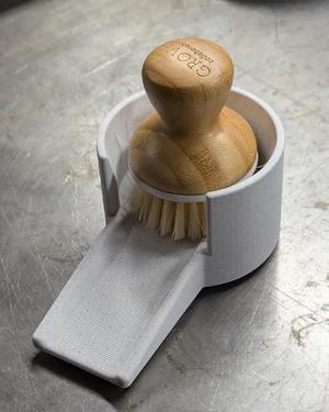Dish Brush Holder with Drain   