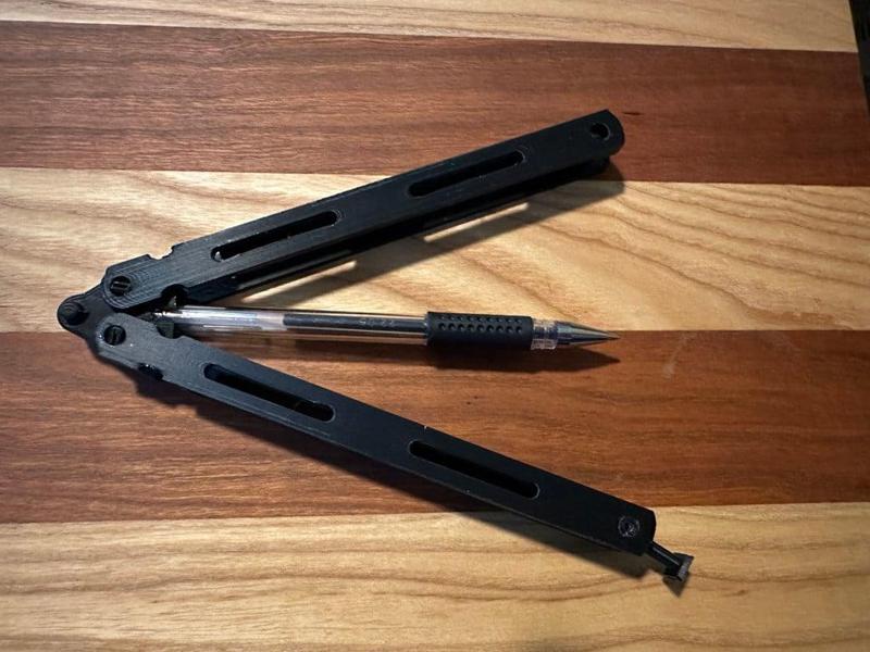 Balisong, Butterfly Knife Pen Holder