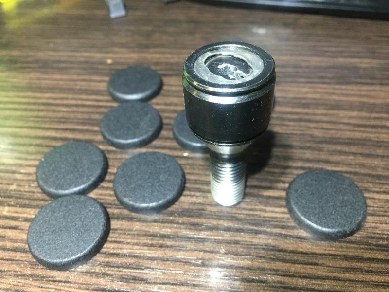 Bmw E30\E28\E21 - secret bolt cap (OEM: 36 13 1 182 006)