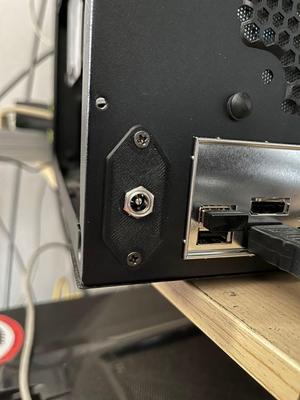 Node 304 pico psu plug frame holder