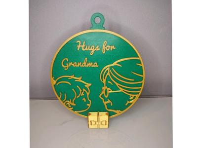Hugs for Grandma - Christmas decoration as a gift