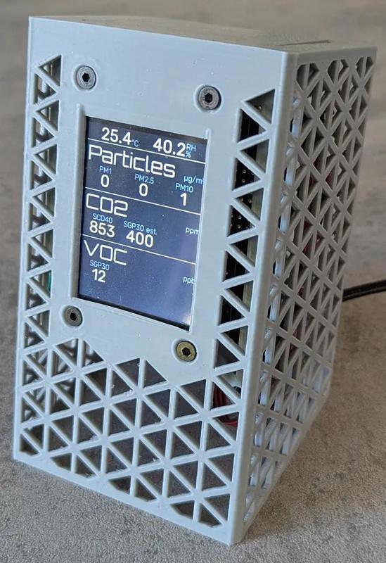 Sensorbox v2 for 2.4" display   