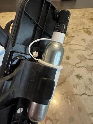 Combined CO2 sleeve / adapter and head spacer to fit 16oz into Specialized SWAT 4.0 Race Clip   