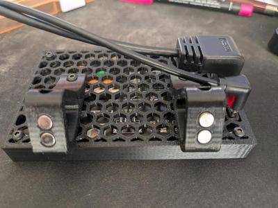 magnetized foot for HDMI5 V1.2 case by mysteriouspikachuman   