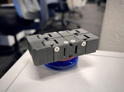Fidget Cube: Screws