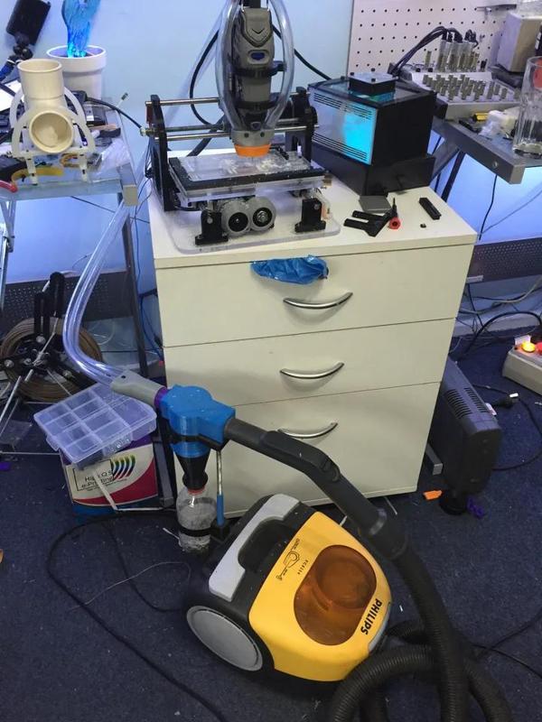 Cyclone with bottle cap connector   