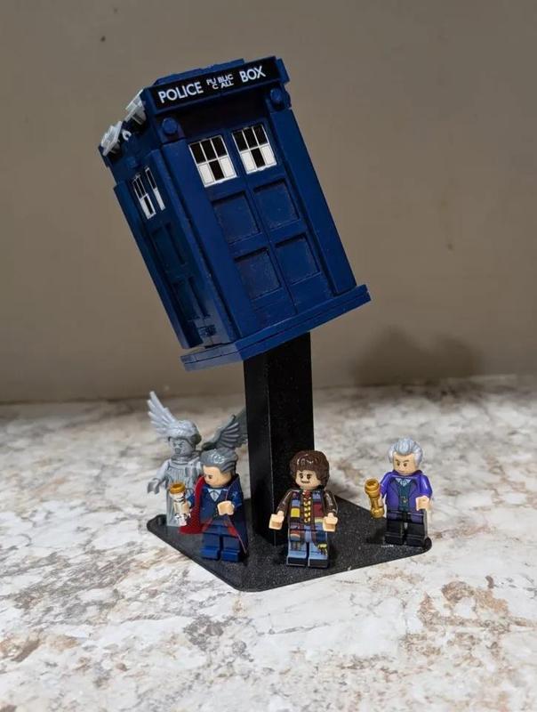 Stand for small lego type models.   