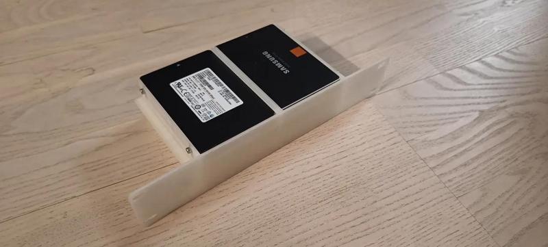 1U 8-bay SSD mount for 10 inch rack   