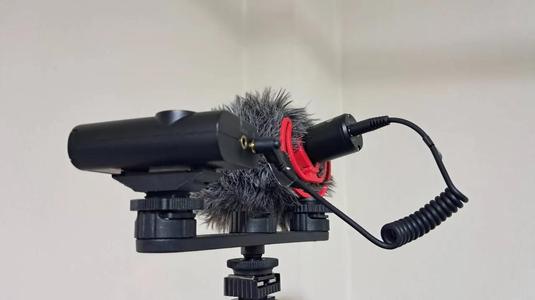 Boya BY-WM4 PRO hot shoe   