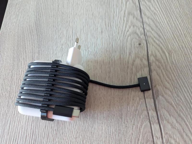 Macbook Charger Cable Management 70W (MBP, MacBook Pro)   