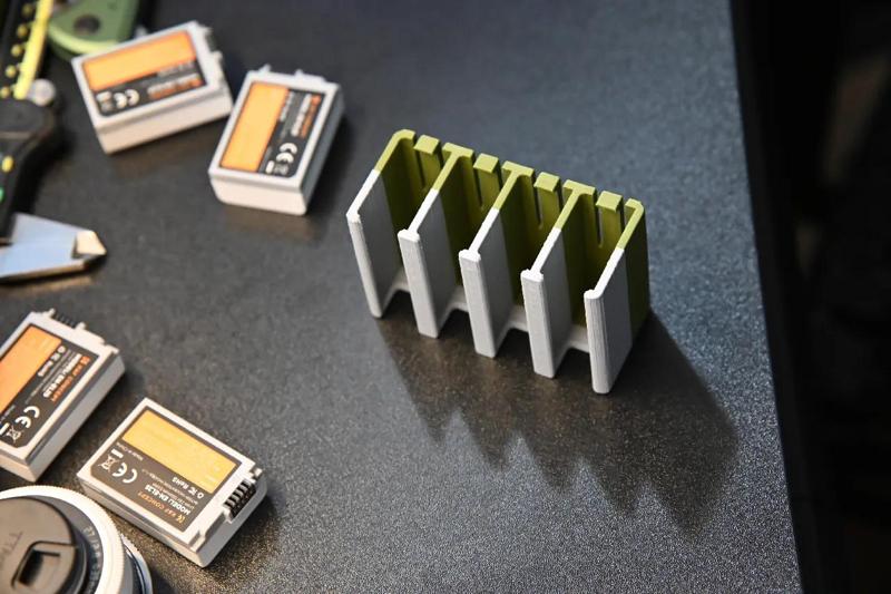 Nikon EN-EL25 4 cell battery holder   