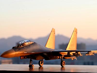 Fighter jet