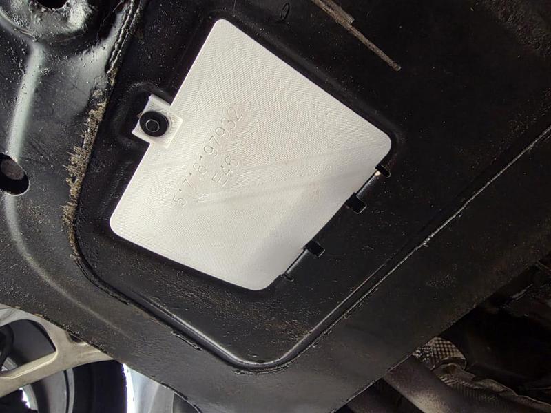 BMW Cover for oil plug  51718197932