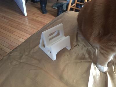 the COOLER  (universal phone stand)