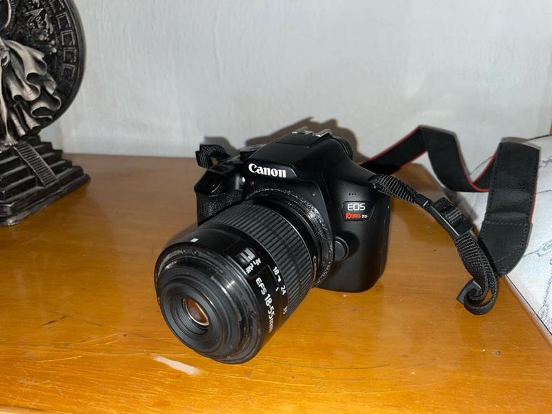 CANON MACRO-EFS 18-55 mm