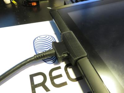 Wacom Cintiq 13HD power cable safeguard