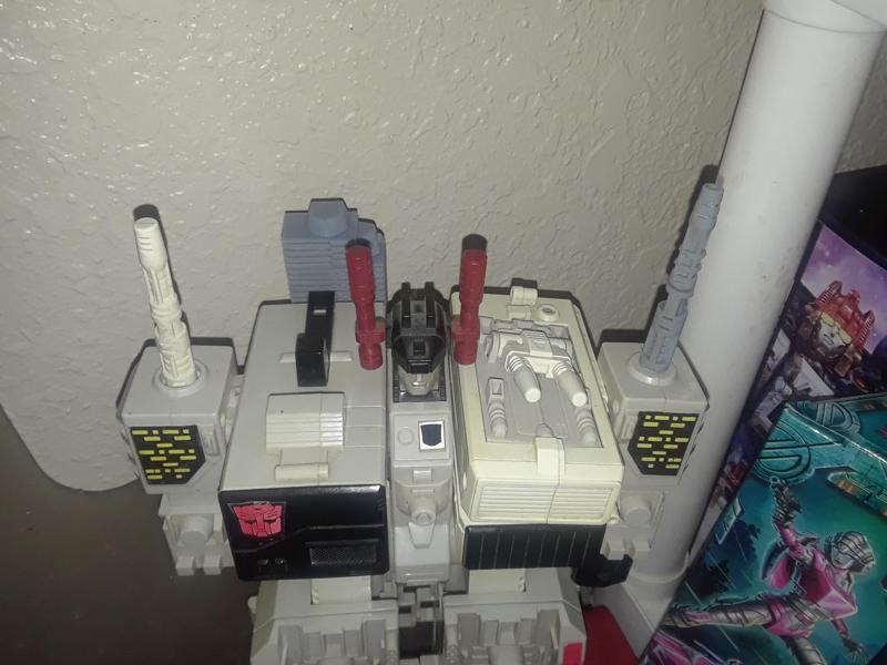 Phelps3D Autobot City G1 Metroplex Parts