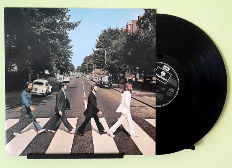 Vinyl wall holder (extruding)