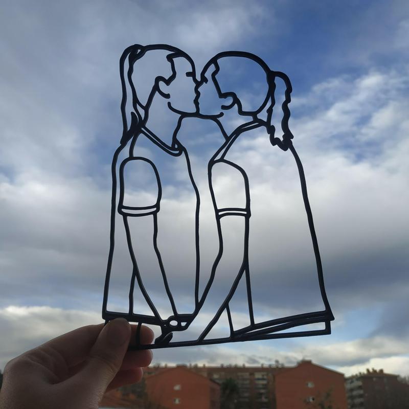 Pernille Harder & Magdalena Eriksson kiss silhouette