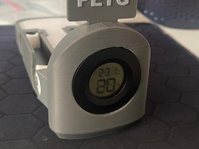 Kichly Cereal Box Filament Dry Stand