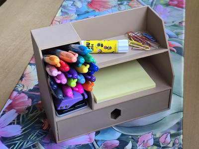 Desk organizer / Organisateur de bureau