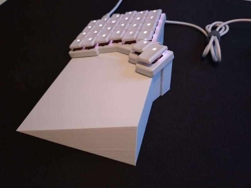ZSA Voyager wrist rest