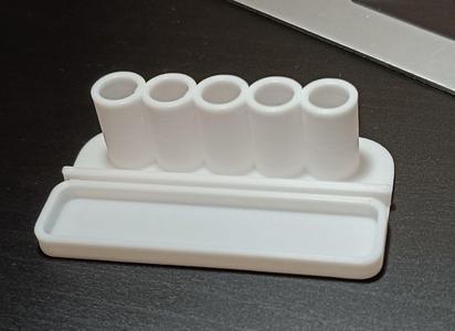 Minimal pens and ruler holder
