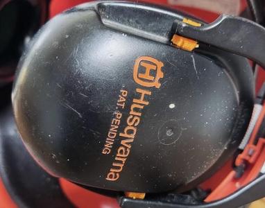 Husqvarna earmuff clip