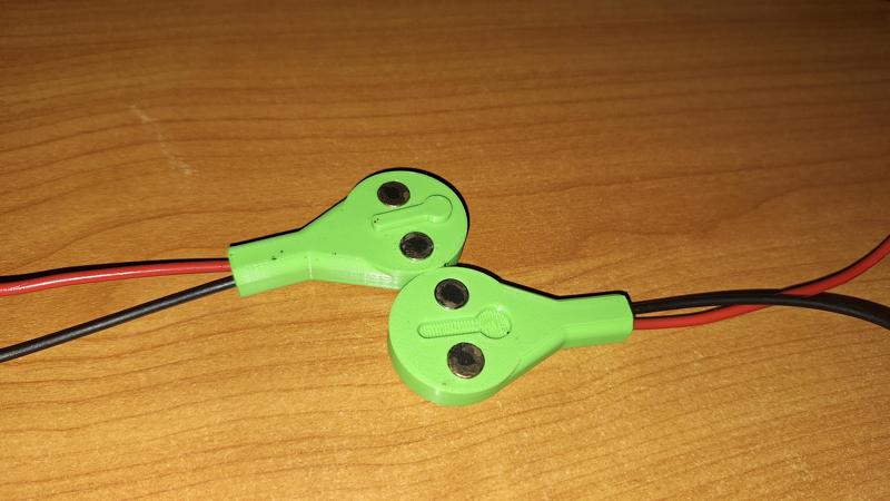 Konektor magnetický