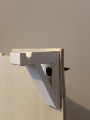 Wall mount for flowerpots