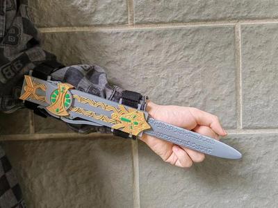 Aguilar‘s hidden blade