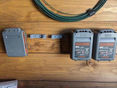 Very simple Black&Decker 18V Battery Holder/Wall Mount