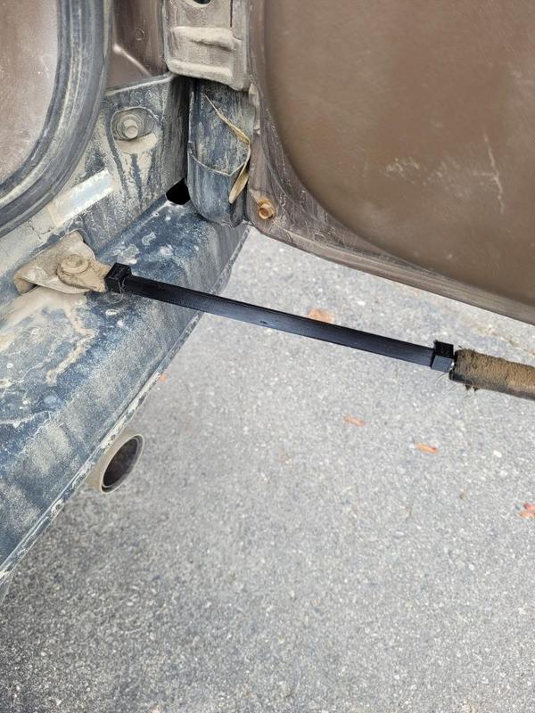 2002-2006 Honda CRV Rear Hatch Piston Retaining Support