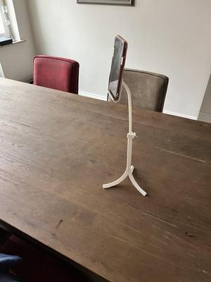 Iphone stand adjustable