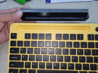 KC-411W - 2.4GHz Wireless Keyboard - Phone Holder