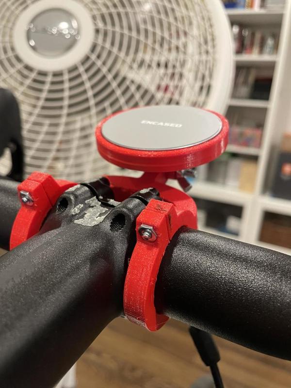 MagSafe Phone Handlebar Mount for Indoor Cycling