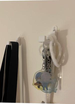 Wall hanger using command strip