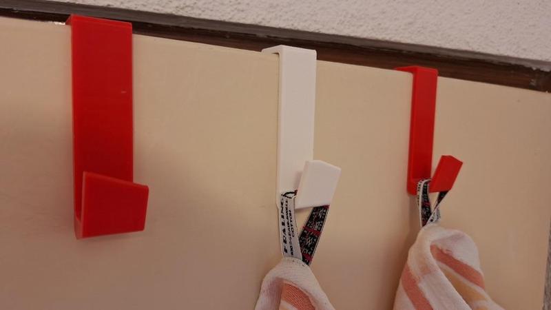 Kleiderhaken zum Einhängen in Zimmertüren / Coat hooks for hanging in room doors
