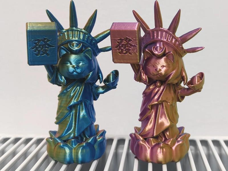 Lucky Cat Statue of Liberty