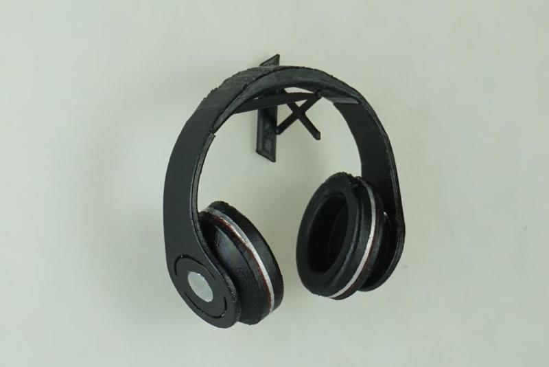 curved wall mounted headset stand