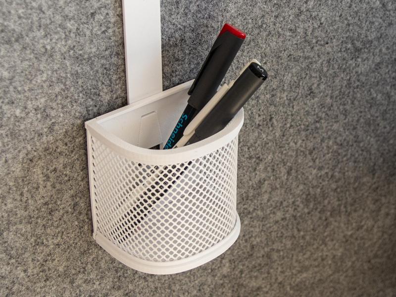 Cubicle system pen bucket