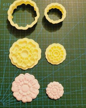 Cutting flower and marker