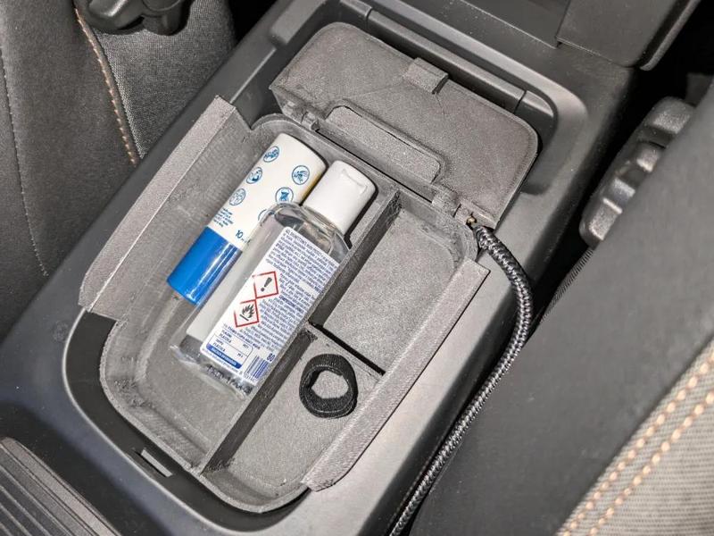 Volvo V40 2013 Under Armrest