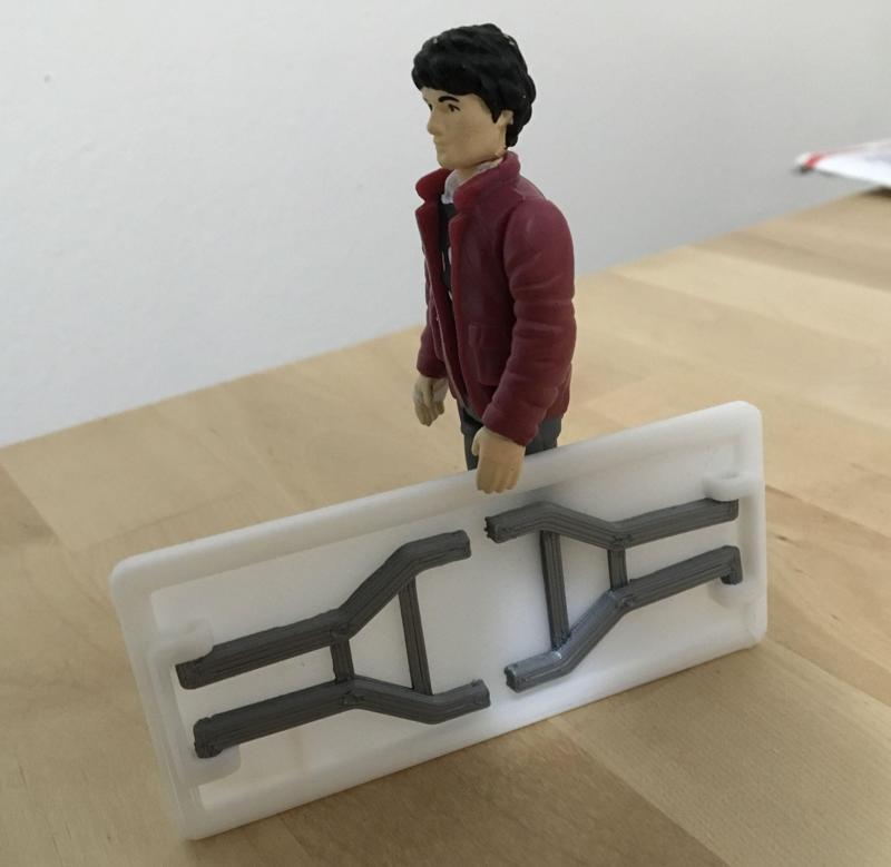 Folding table (1:18 scale)