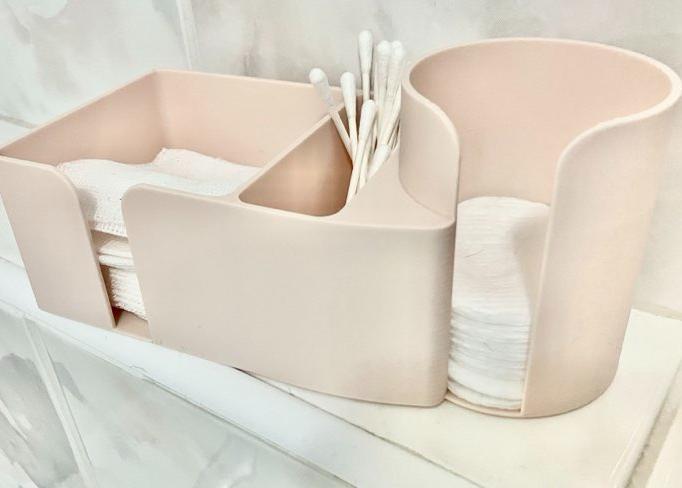 Cosmetic organizer