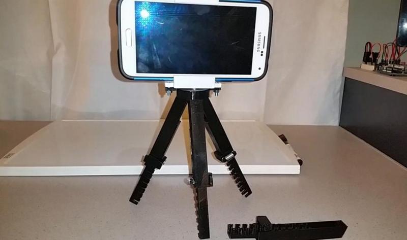 Adjustable Tripod (spring loaded)